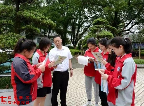 PicsArt_09-09-03.00.48.jpg PicsArt_09-09-03.00.48.jpg